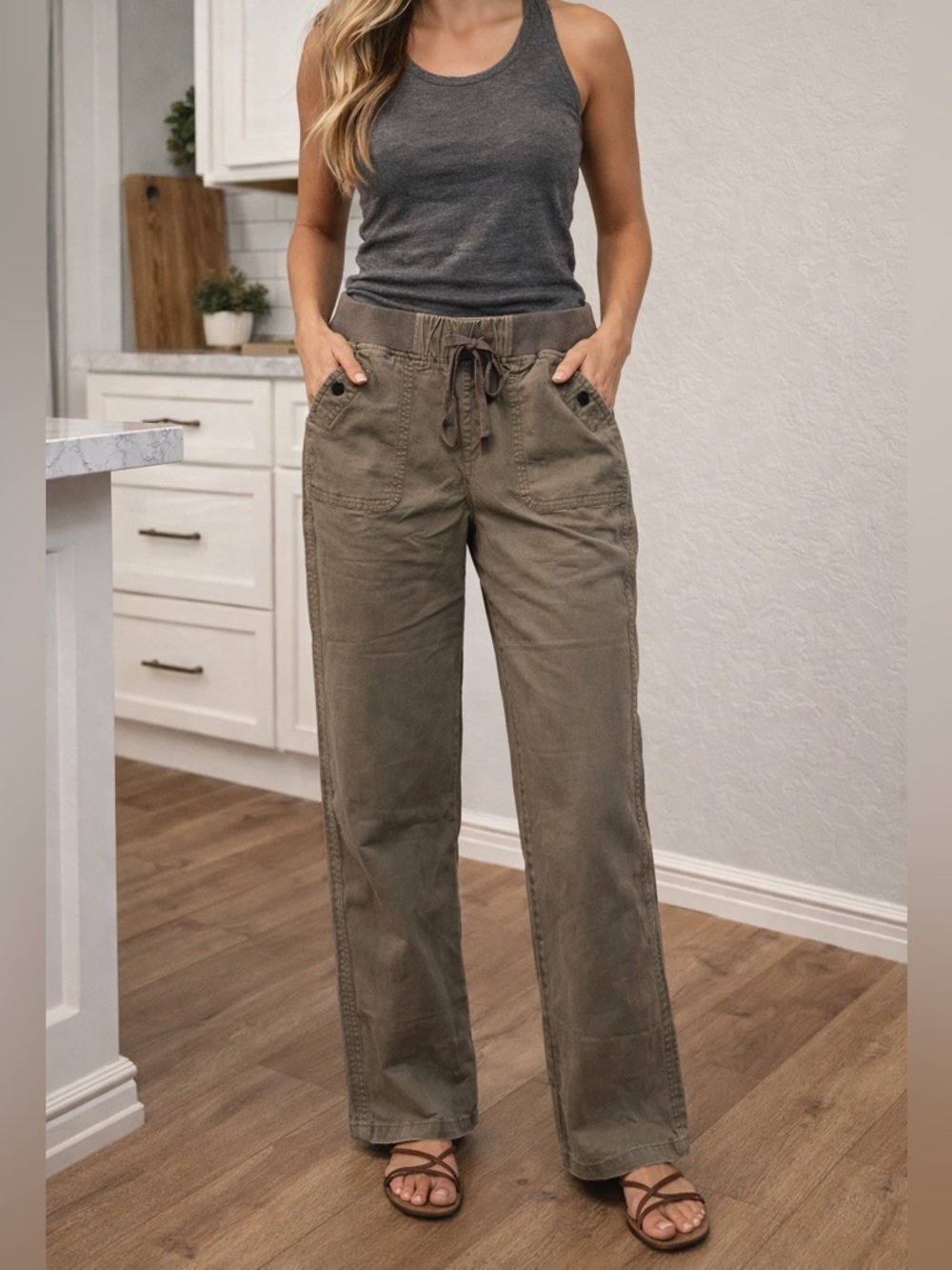 Flamingals Solid Seam Detail Drawstring Mid Rise Straight Leg Pants Large NWT